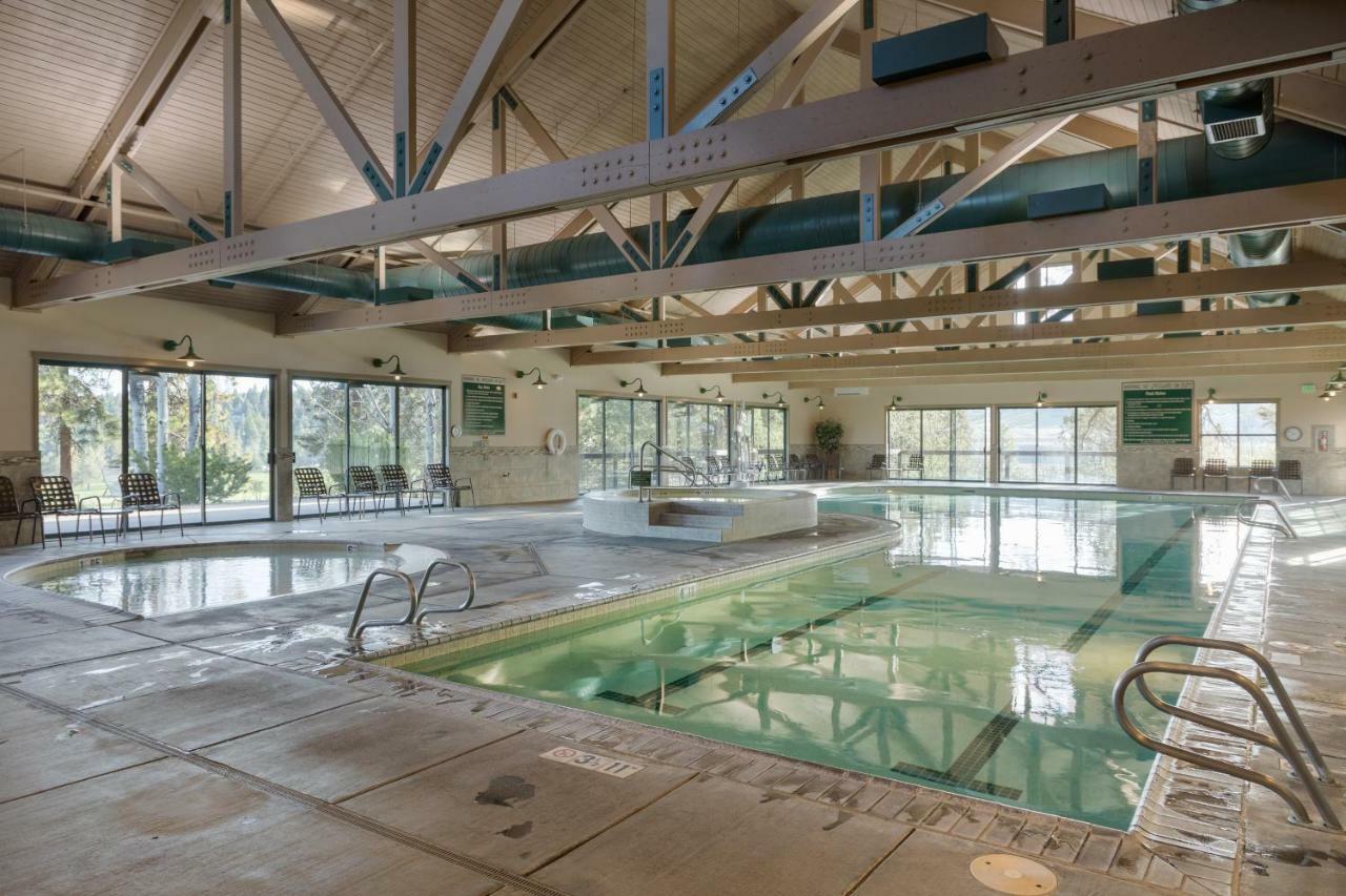 Lodge Running Y Ranch Golf & *